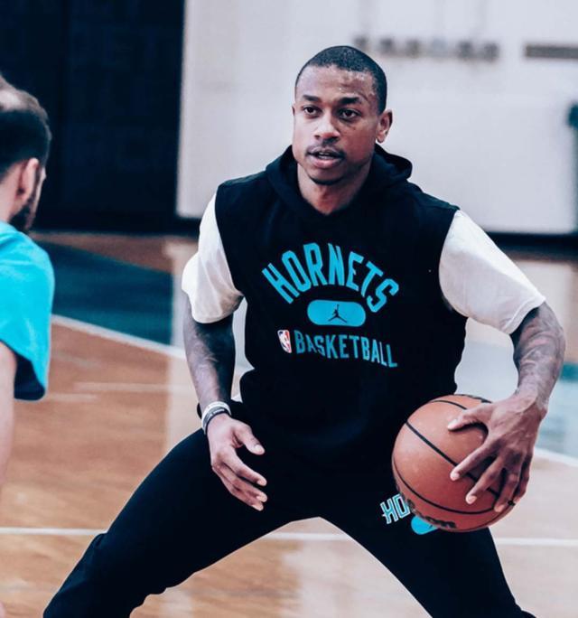 随着球队继 随着球队继