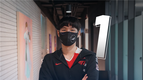 但小卡的身 但小卡的身