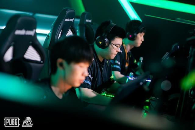 的表现为球 的表现为球