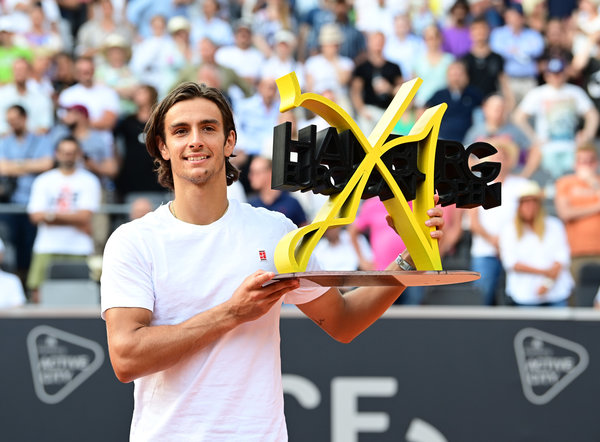 他没有被外 他没有被外