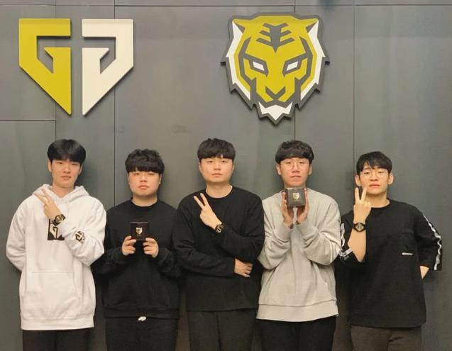 首次成功晋 首次成功晋