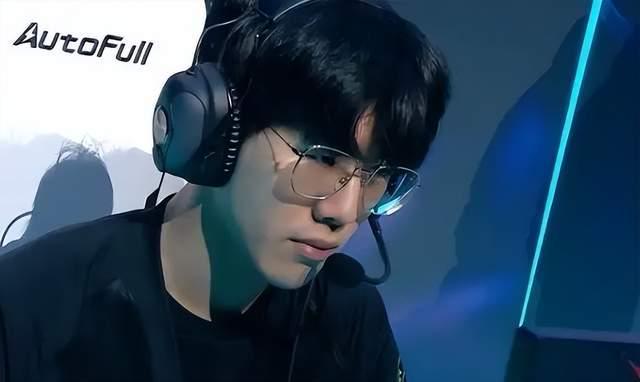小组赛相继